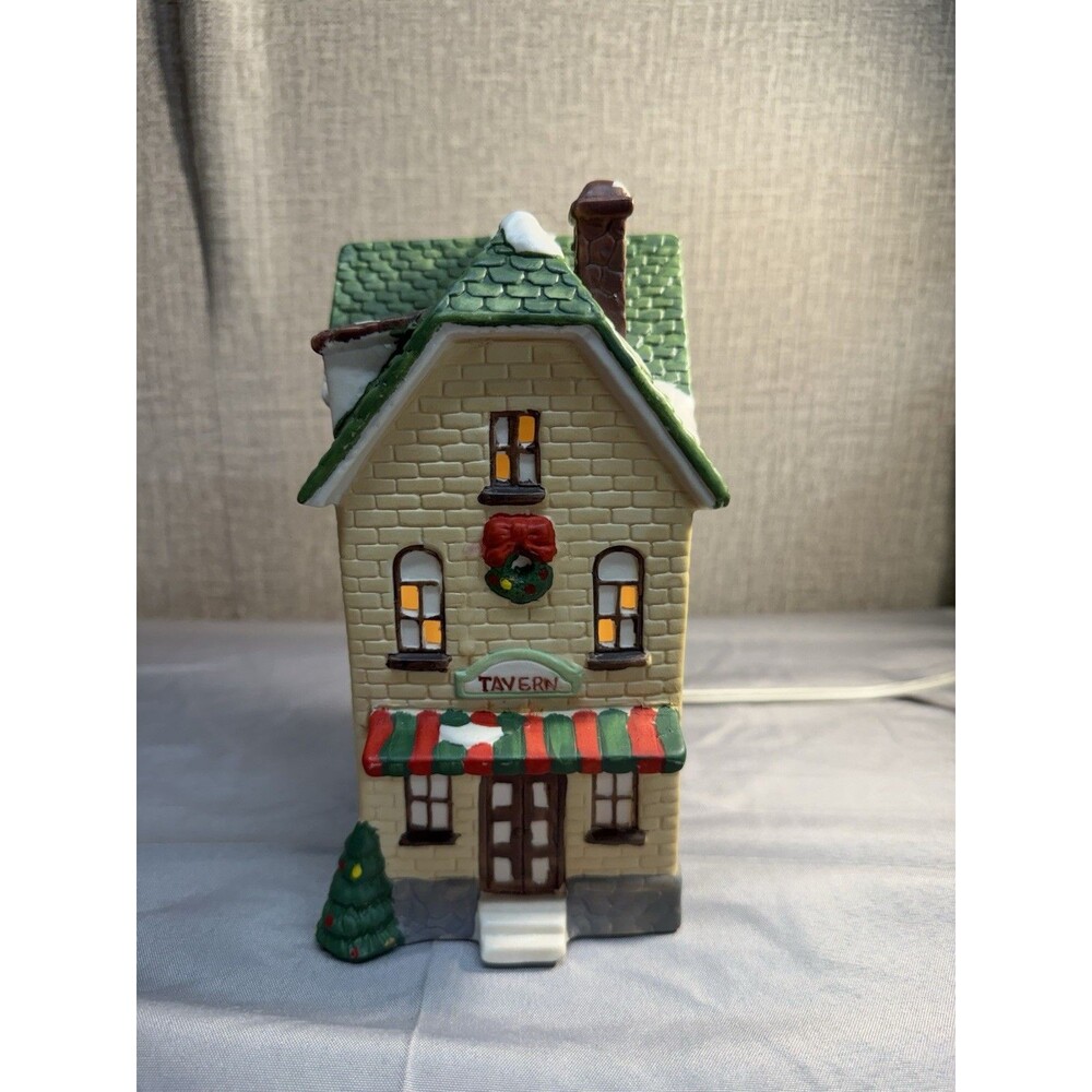 HOLIDAY EXPRESSIONS 1992 DICKENS COLLECTABLES PORCELAIN TAVERN LIGHTED HOUSE-WB